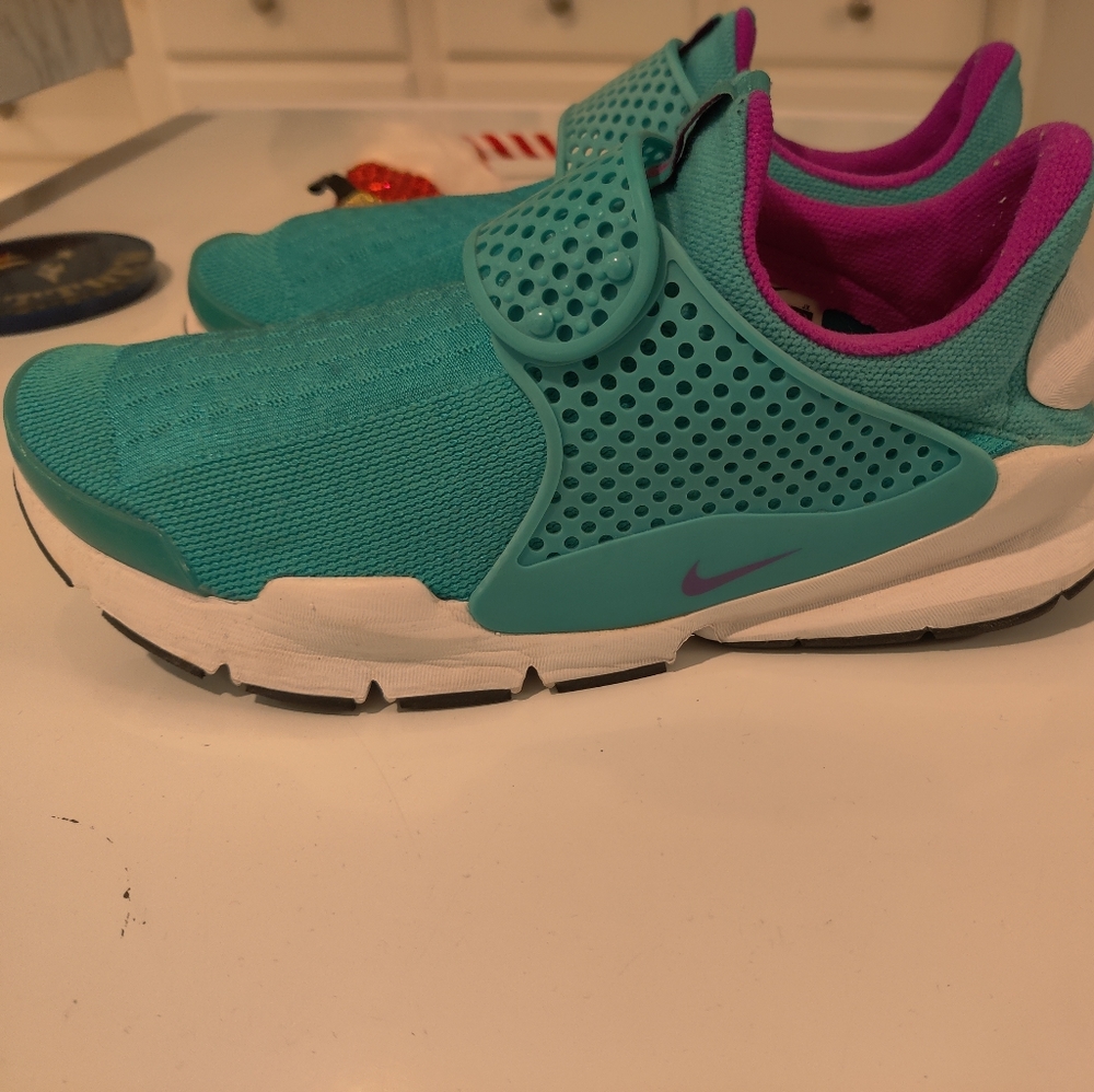 Ladies size 10 Nike